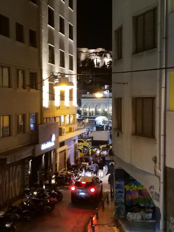 Amazing @ Monastiraki Subway Station Athen