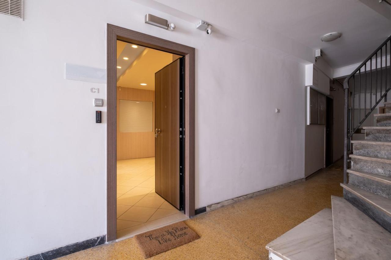 Amazing @ Monastiraki Subway Station Apartment *