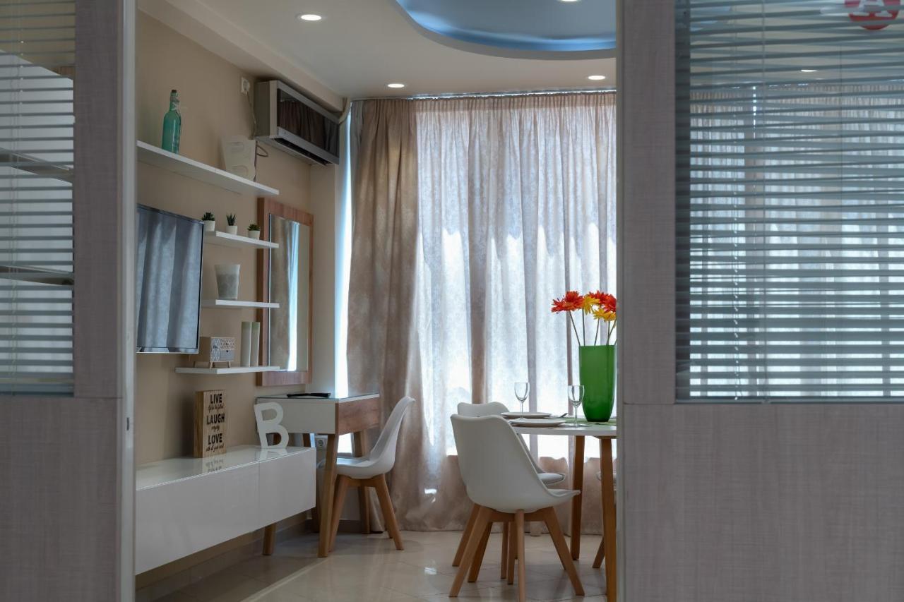 Amazing @ Monastiraki Subway Station Apartment *